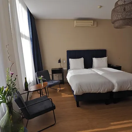 Boutique Quartier Du Port Hotel 4*