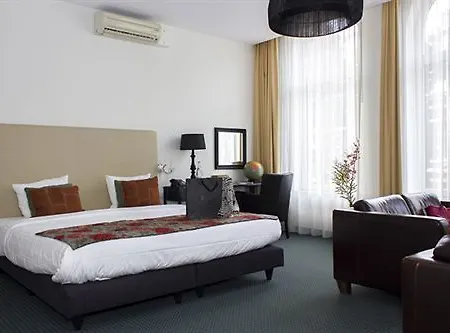 Boutique Quartier Du Port Hotel